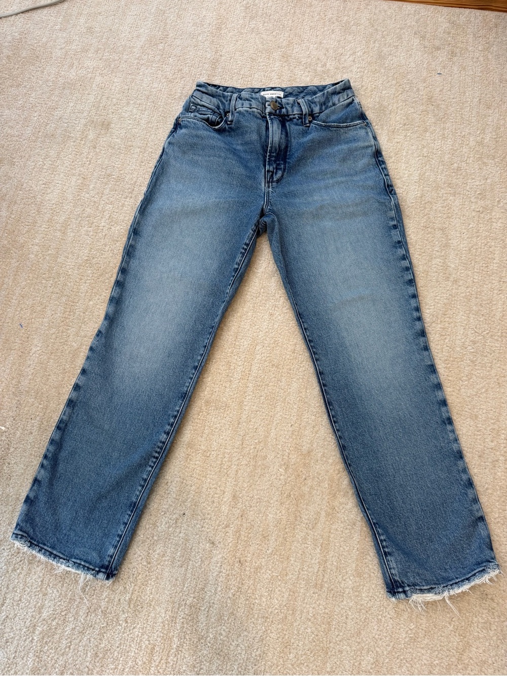 Good American Straight-Leg Mid Wash Jeans in Blue